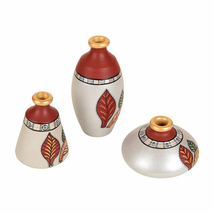 Silver Bloom Earthen Vases Handpainted in Tribal Art - Decor & Living - 3