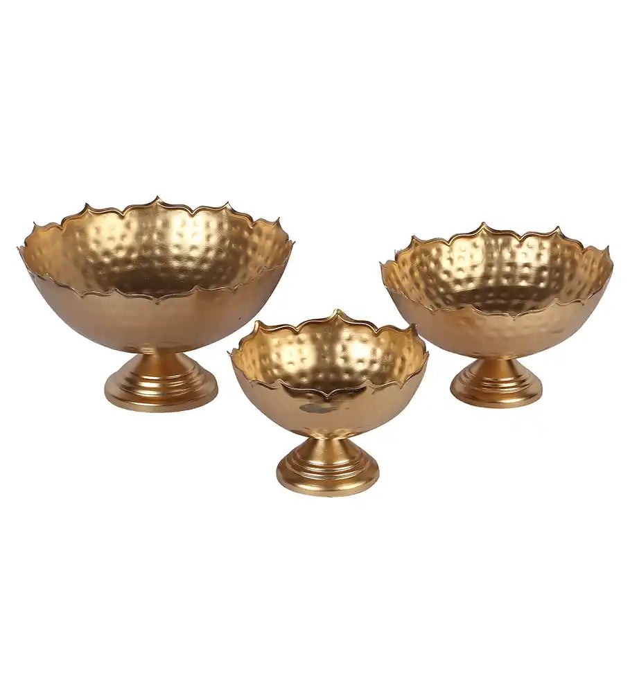 Gold Metal Taj Urli with Center Urli & Tealight Holder Set of 7
