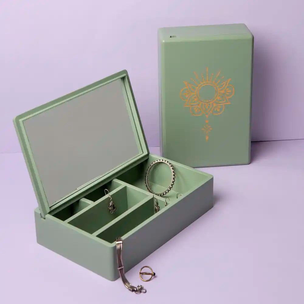 Pista Green Accessories Box