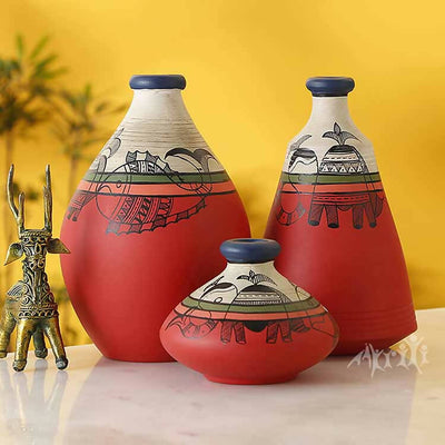 Vase Earthen Carrot Red Madhubani - Set of 3 (6.3/3/6") - Decor & Living - 1