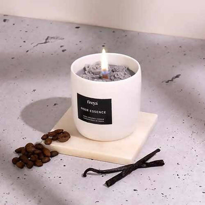 Noir Essence Ceramic Candle