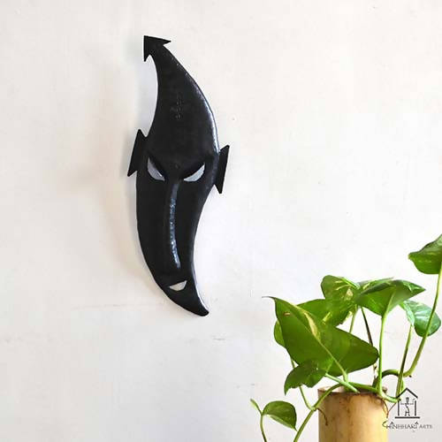 Wrought Iron Alien Mask - Wall Decor - 1